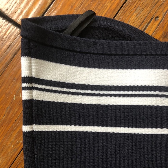 NWOT Aritzia tube top, navy with white stripes, M - Picture 3 of 5